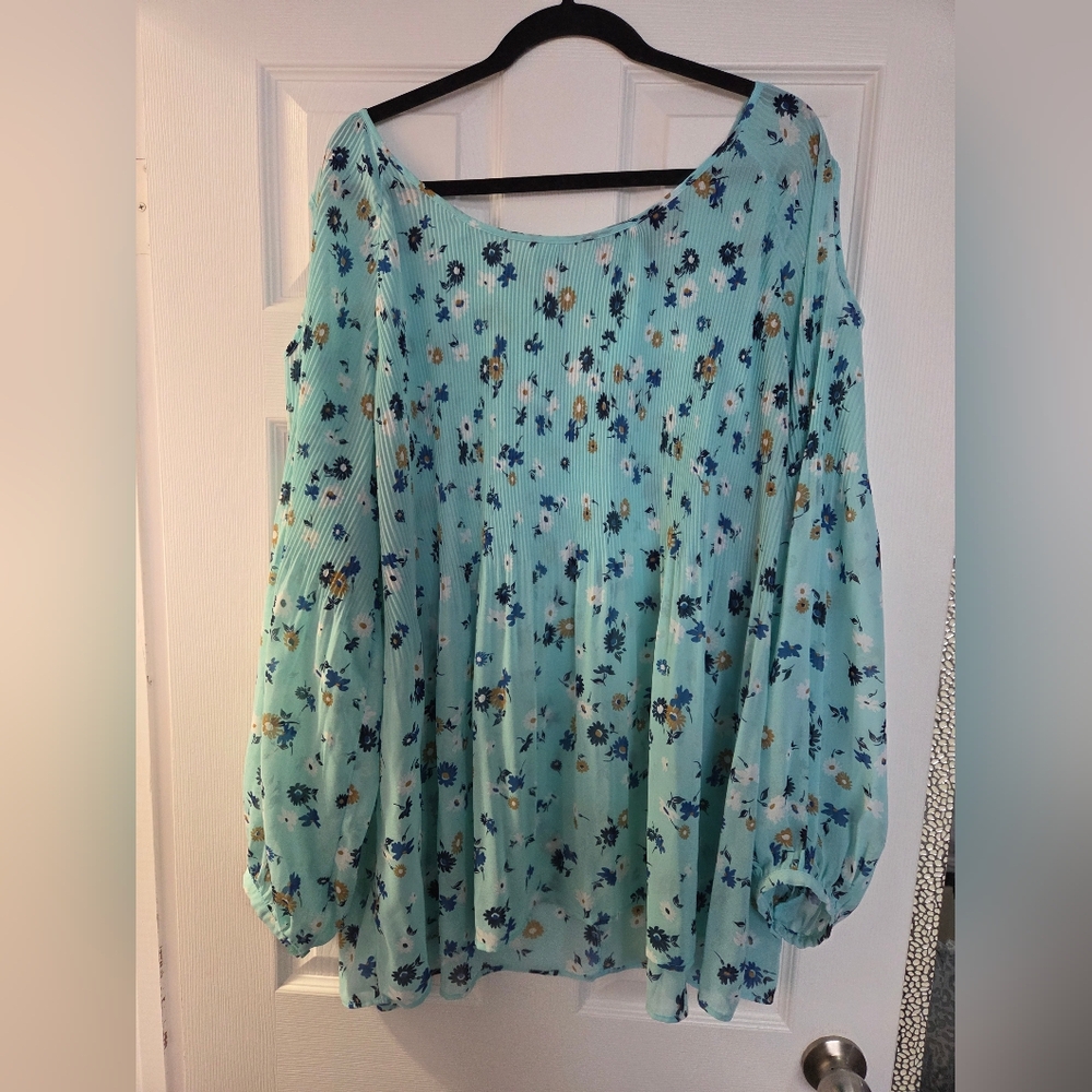 Michel Studio Mint Green Floral Pleated Balloon Sleeve Tunic With Cold Shoulder